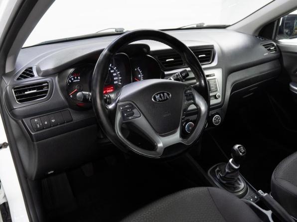 Kia Rio III Рестайлинг с пробегом 2017 года, цена 820 000 рублей, 209935 км, седан, Автокод Объявления