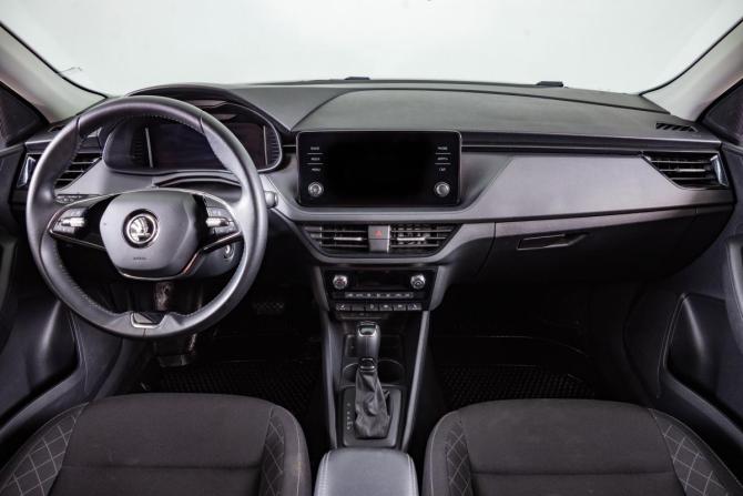 Skoda Rapid II с пробегом 2021 года, цена 2 409 000 рублей, 31521 км, лифтбек, Автокод Объявления