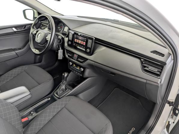 Skoda Rapid II с пробегом 2022 года, цена 1 600 000 рублей, 93487 км, лифтбек, Автокод Объявления