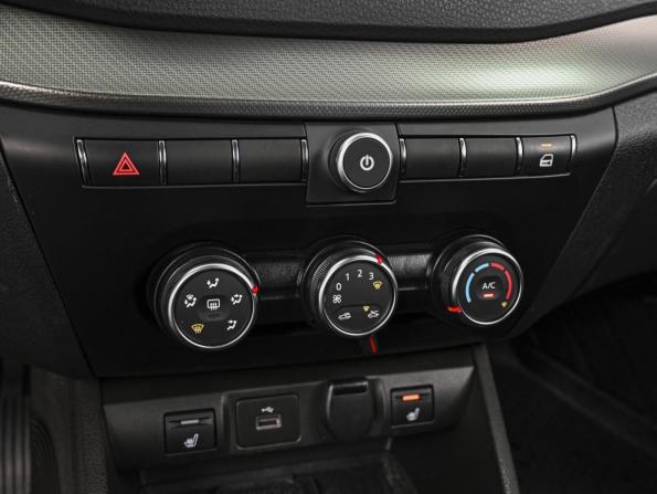 Lada (ВАЗ) Vesta I Рестайлинг (NG) с пробегом 2024 года, цена 1 391 000 рублей, 27858 км, седан, Автокод Объявления