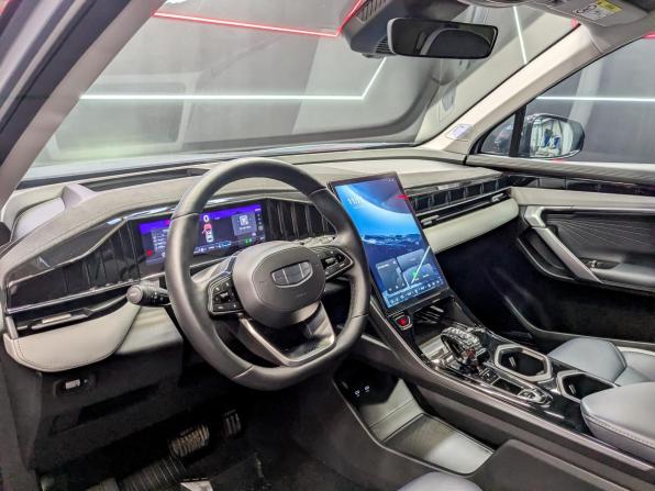 Geely Atlas II с пробегом 2024 года, цена 2 950 000 рублей, 32774 км, внедорожник, Автокод Объявления