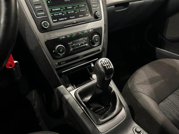Skoda Octavia II (A5) Рестайлинг с пробегом 2010 года, цена 499 000 рублей, 308729 км, лифтбек, Автокод Объявления