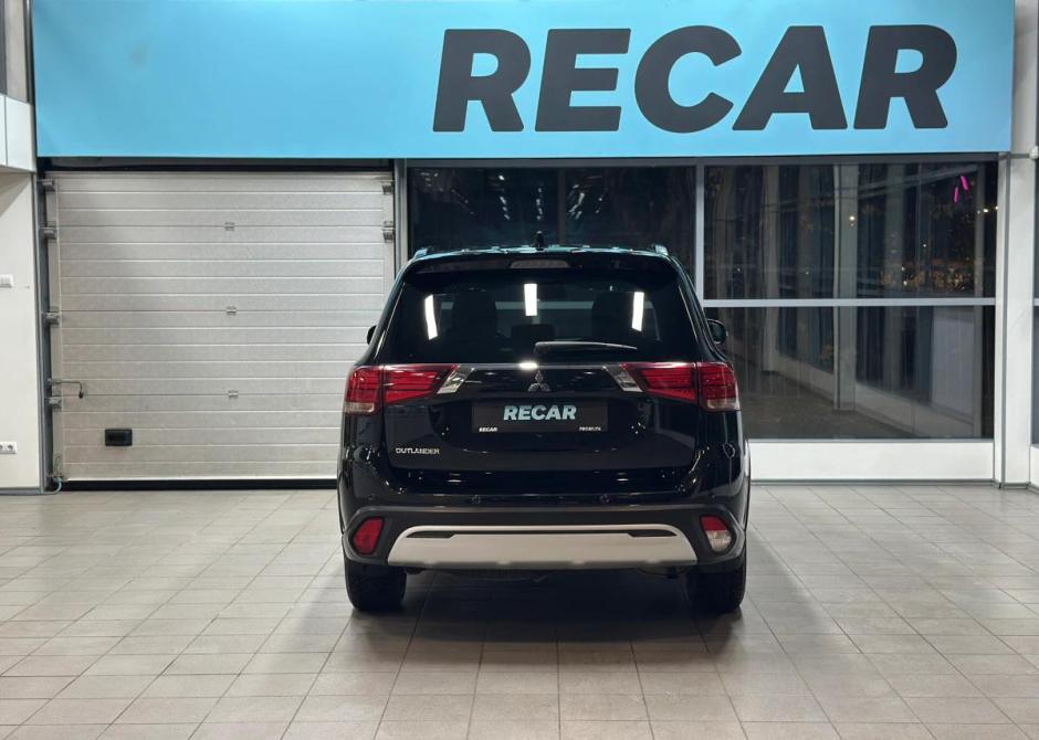Mitsubishi Outlander III Рестайлинг 3 Санкт-Петербург  - изображение 4