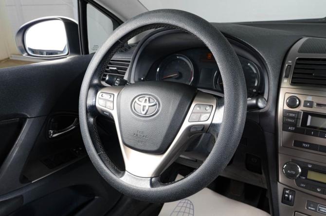 Toyota Avensis III Рестайлинг с пробегом 2011 года, цена 999 000 рублей, 325100 км, седан, Автокод Объявления