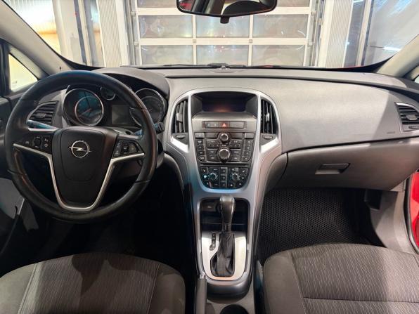 Opel Astra J Рестайлинг с пробегом 2013 года, цена 699 000 рублей, 181777 км, хэтчбек, Автокод Объявления