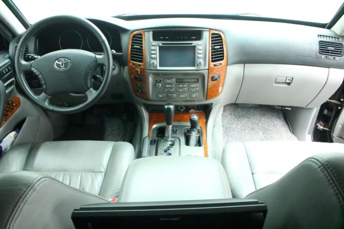 Toyota Land Cruiser 100 Series Рестайлинг 2 с пробегом 2006 года, цена 6 995 000 рублей, 55579 км, внедорожник, Автокод Объявления