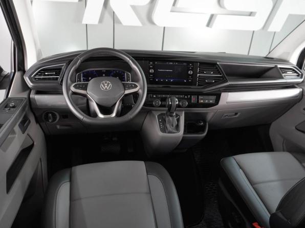 Volkswagen Caravelle T6 Рестайлинг с пробегом 2023 года, цена 7 650 000 рублей, 8474 км, минивэн, Автокод Объявления