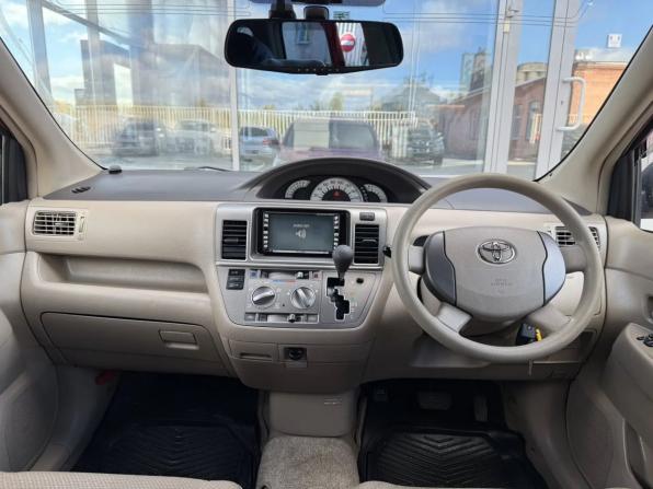 Toyota Raum II с пробегом 2007 года, цена 650 000 рублей, 174408 км, компактвэн, Автокод Объявления