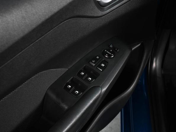 Hyundai Solaris II с пробегом 2017 года, цена 1 359 000 рублей, 140816 км, седан, Автокод Объявления