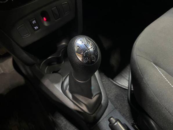 Renault Sandero II Рестайлинг с пробегом 2019 года, цена 1 040 000 рублей, 179930 км, хэтчбек, Автокод Объявления