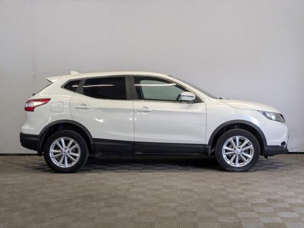 Nissan Qashqai II с пробегом 2017 года, цена 1 370 000 рублей, 120605 км, внедорожник, Автокод Объявления