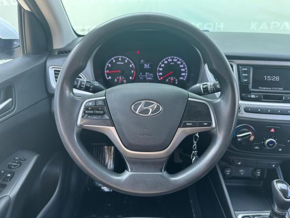 Hyundai Solaris II с пробегом 2019 года, цена 945 000 рублей, 95805 км, седан, Автокод Объявления