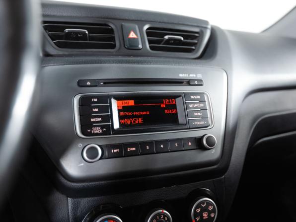 Kia Rio III Рестайлинг с пробегом 2016 года, цена 899 000 рублей, 155126 км, хэтчбек, Автокод Объявления