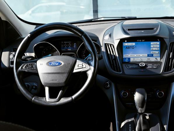 Ford Kuga II Рестайлинг с пробегом 2019 года, цена 1 699 000 рублей, 122800 км, внедорожник, Автокод Объявления