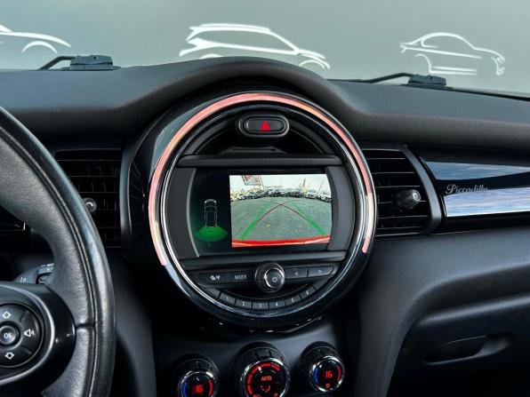 Mini Hatch III (F55/F56) Рестайлинг с пробегом 2021 года, цена 2 220 700 рублей, 108117 км, хэтчбек, Автокод Объявления