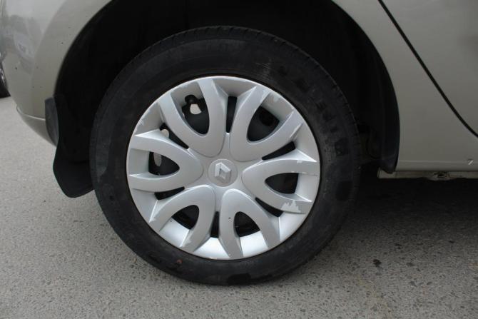 Renault Sandero II с пробегом 2015 года, цена 825 000 рублей, 142860 км, хэтчбек, Автокод Объявления