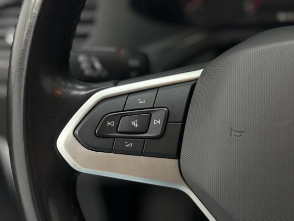 Volkswagen Polo VI с пробегом 2022 года, цена 1 580 000 рублей, 111154 км, лифтбек, Автокод Объявления