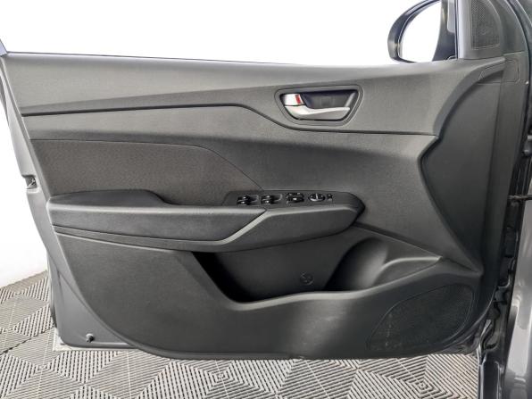 Hyundai Solaris II Рестайлинг с пробегом 2021 года, цена 1 469 000 рублей, 56352 км, седан, Автокод Объявления