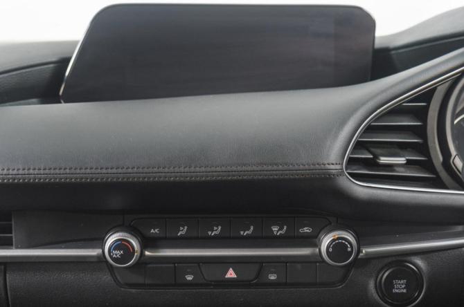 Mazda 3 IV (BP) с пробегом 2021 года, цена 1 499 000 рублей, 153000 км, хэтчбек, Автокод Объявления