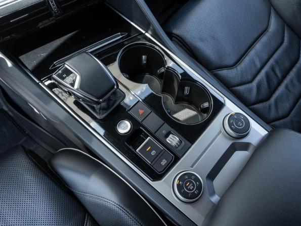 Volkswagen Touareg III с пробегом 2019 года, цена 4 165 000 рублей, 240329 км, внедорожник, Автокод Объявления