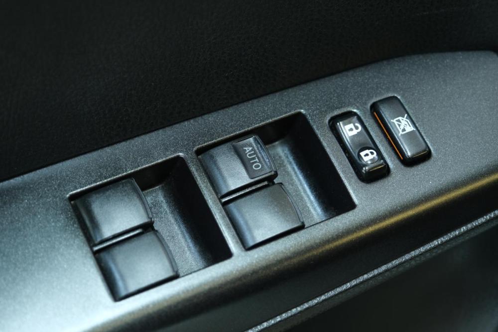 Toyota RAV4 IV (XA40) Рестайлинг Омск  - изображение 9