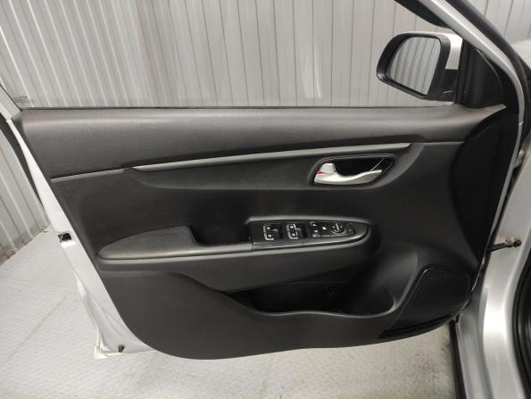 Kia Rio IV с пробегом 2018 года, цена 1 290 000 рублей, 217470 км, хэтчбек, Автокод Объявления