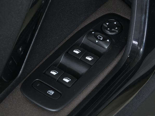 Peugeot 2008 I с пробегом 2014 года, цена 730 000 рублей, 153388 км, внедорожник, Автокод Объявления