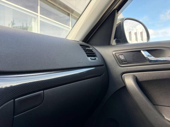 Skoda Yeti I Рестайлинг с пробегом 2017 года, цена 1 185 000 рублей, 186972 км, внедорожник, Автокод Объявления