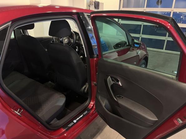 Volkswagen Polo V Рестайлинг с пробегом 2019 года, цена 1 775 000 рублей, 38500 км, седан, Автокод Объявления