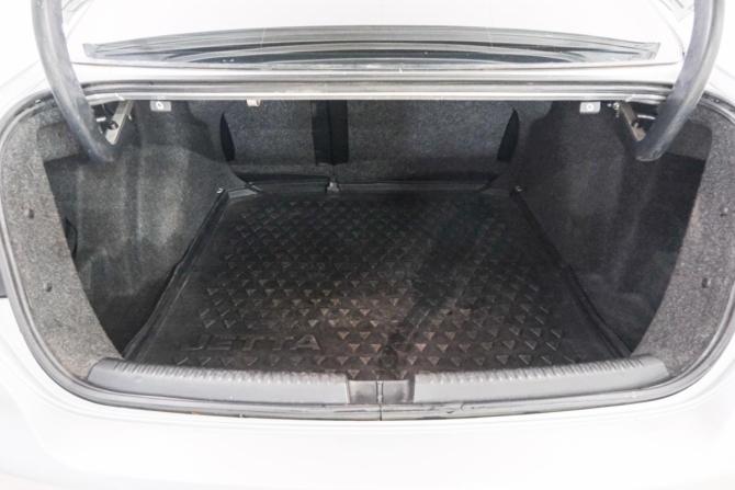 Volkswagen Jetta VI с пробегом 2013 года, цена 979 000 рублей, 141704 км, седан, Автокод Объявления