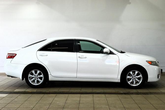 Toyota Camry VI (XV40) Рестайлинг с пробегом 2011 года, цена 1 295 000 рублей, 220000 км, седан, Автокод Объявления