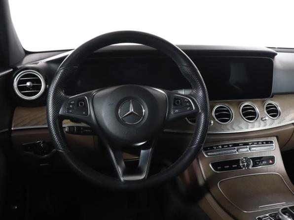 Mercedes-Benz E-Класс V (W213 S213 C238) с пробегом 2017 года, цена 3 999 000 рублей, 46271 км, седан, Автокод Объявления