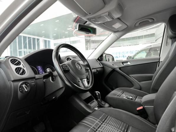 Volkswagen Tiguan I Рестайлинг с пробегом 2015 года, цена 990 000 рублей, 270689 км, внедорожник, Автокод Объявления