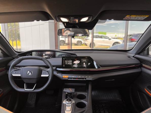 Changan UNI-V I с пробегом 2024 года, цена 2 520 000 рублей, 15498 км, лифтбек, Автокод Объявления