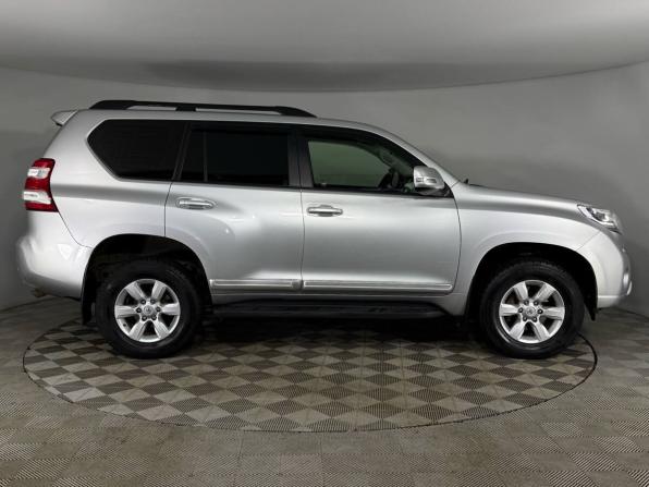Toyota Land Cruiser Prado 150 Series Рестайлинг 1 с пробегом 2016 года, цена 3 170 000 рублей, 195460 км, внедорожник, Автокод Объявления