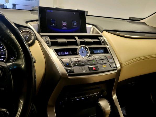 Lexus NX I с пробегом 2016 года, цена 3 068 000 рублей, 140517 км, внедорожник, Автокод Объявления