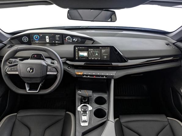 Changan UNI-V I с пробегом 2024 года, цена 2 315 000 рублей, 46769 км, лифтбек, Автокод Объявления
