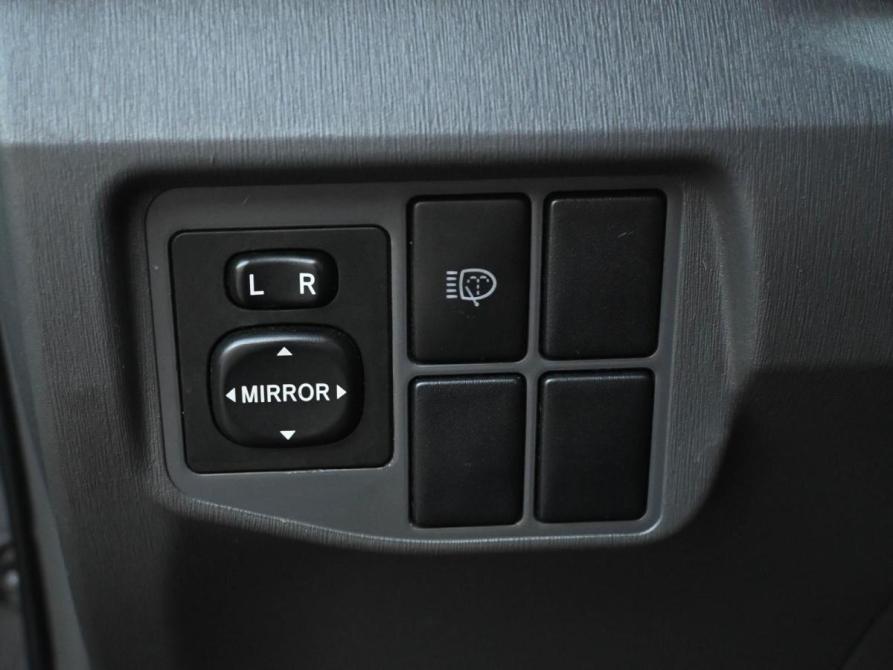 Toyota Prius III Рестайлинг (XW30) Новороссийск  - изображение 20