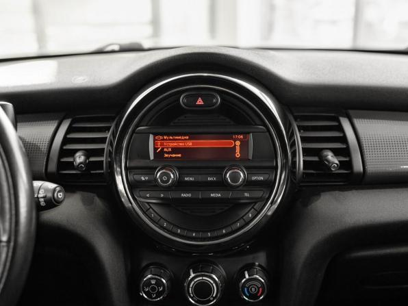 Mini Hatch III (F55/F56) с пробегом 2017 года, цена 1 540 000 рублей, 148677 км, хэтчбек, Автокод Объявления