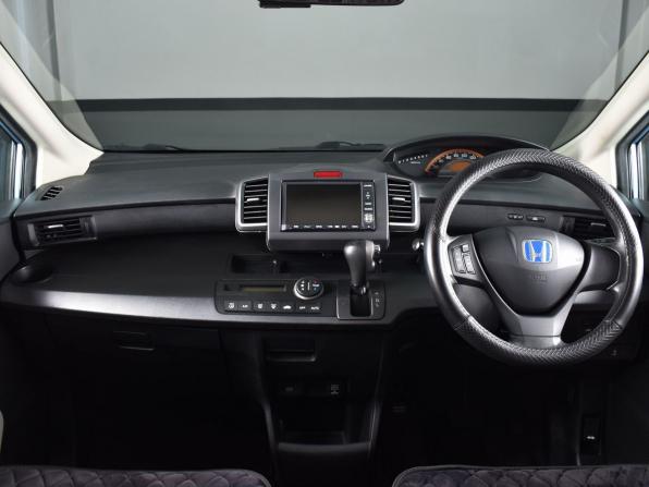 Honda Freed I с пробегом 2009 года, цена 1 049 995 рублей, 101487 км, компактвэн, Автокод Объявления