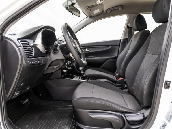 Kia Rio IV Рестайлинг с пробегом 2021 года, цена 1 638 000 рублей, 82310 км, седан, Автокод Объявления