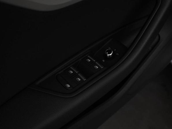 Audi A4 V (B9) Рестайлинг с пробегом 2021 года, цена 2 599 077 рублей, 46139 км, седан, Автокод Объявления