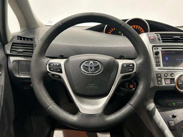 Toyota Verso I с пробегом 2012 года, цена 829 000 рублей, 294213 км, компактвэн, Автокод Объявления