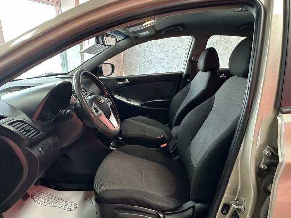 Hyundai Solaris I с пробегом 2013 года, цена 699 000 рублей, 172356 км, седан, Автокод Объявления