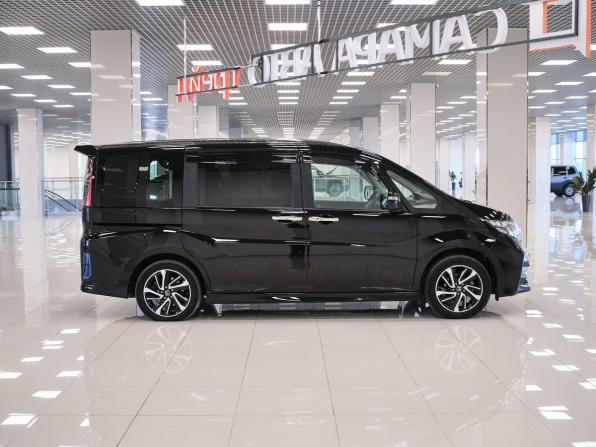 Honda Stepwgn V с пробегом 2015 года, цена 1 848 000 рублей, 106338 км, минивэн, Автокод Объявления