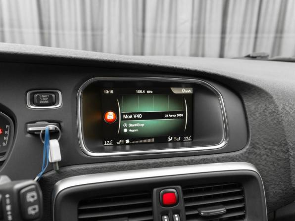 Volvo V40 Cross Country I Рестайлинг с пробегом 2017 года, цена 1 830 000 рублей, 115318 км, хэтчбек, Автокод Объявления