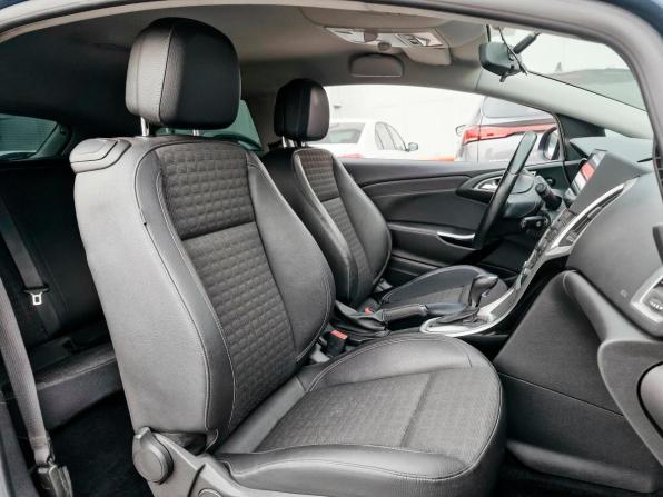 Opel Astra J Рестайлинг с пробегом 2013 года, цена 832 000 рублей, 148746 км, хэтчбек, Автокод Объявления