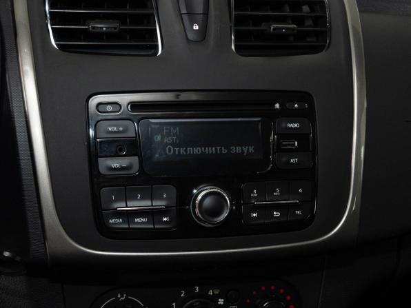 Renault Sandero II с пробегом 2016 года, цена 1 022 000 рублей, 60000 км, хэтчбек, Автокод Объявления