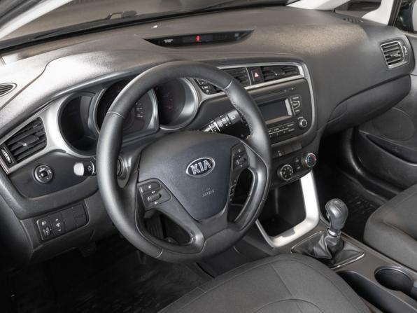 Kia Ceed II Рестайлинг с пробегом 2016 года, цена 945 900 рублей, 109658 км, хэтчбек, Автокод Объявления