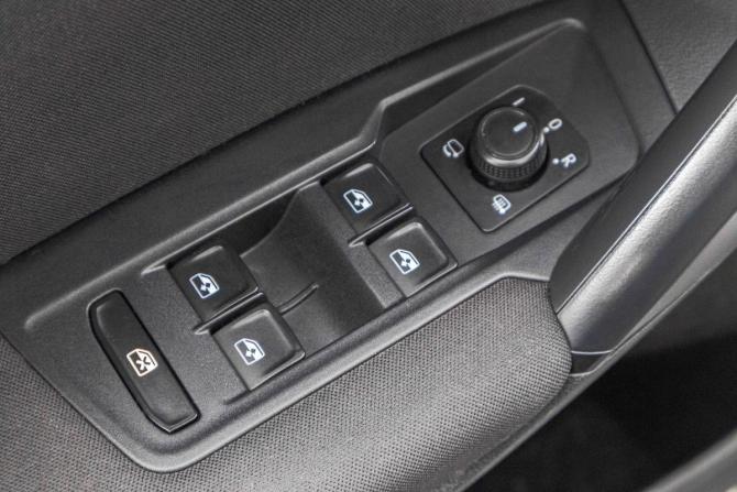 Volkswagen Tiguan II Рестайлинг с пробегом 2021 года, цена 2 549 000 рублей, 83000 км, внедорожник, Автокод Объявления